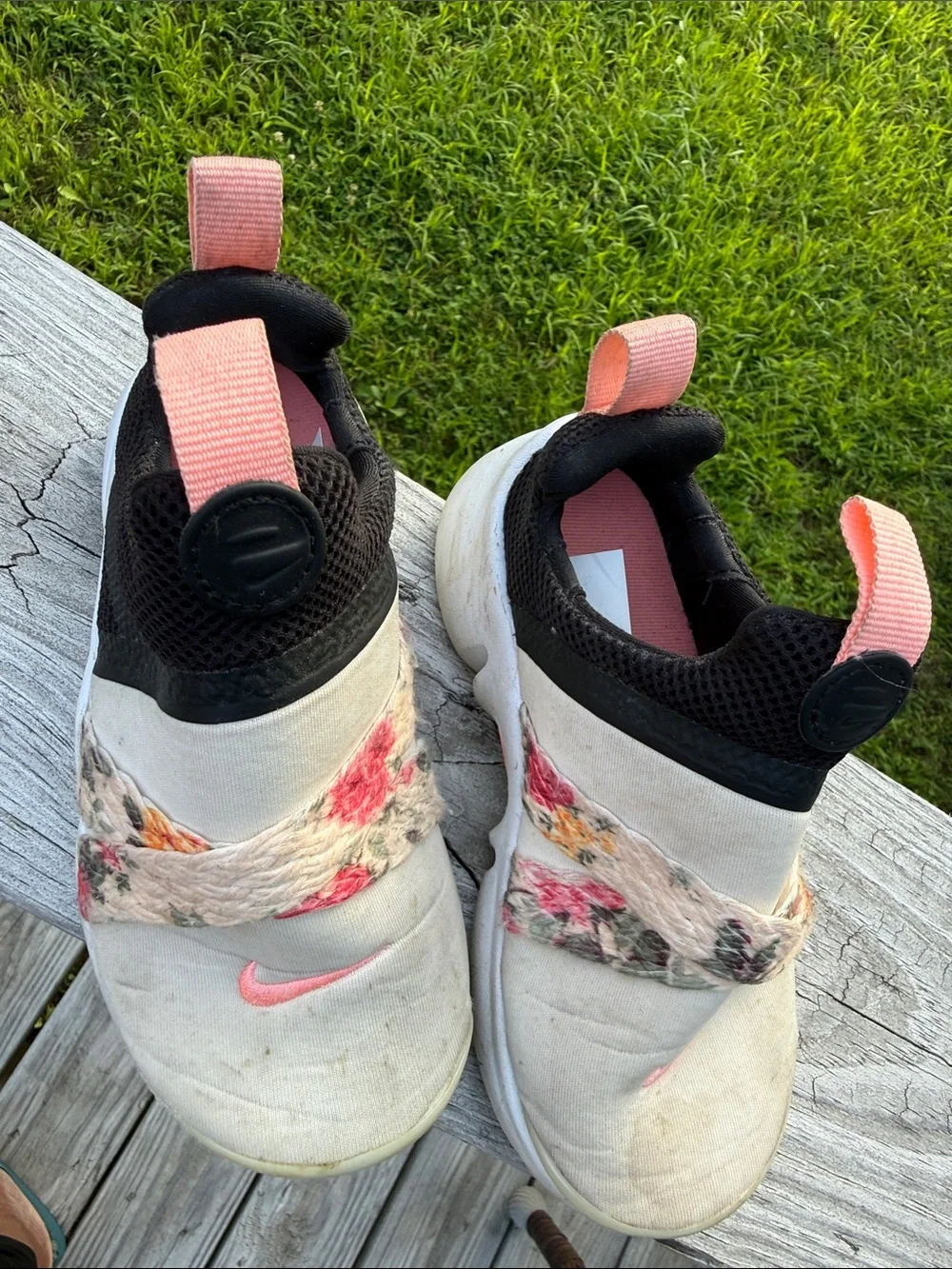 Nike Toddler Floral Strap Slip-On Sneakers in Cream and Pink